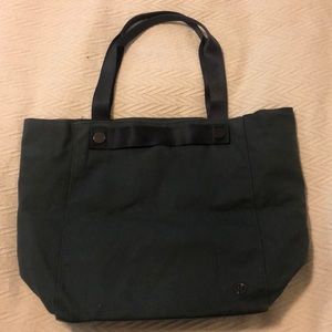 Lululemon all avenues tote 19L